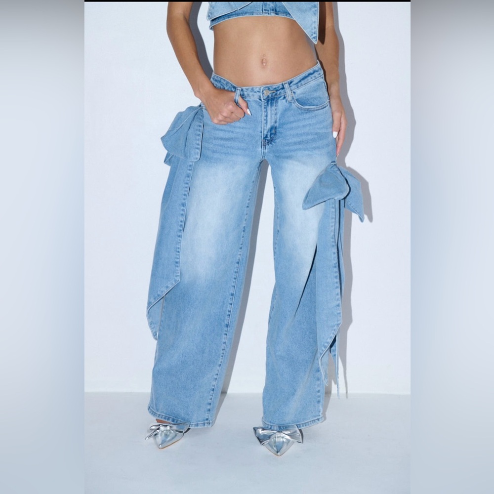 Aviva Bow Detail Wide Leg Jean - Picture 7 of 7
